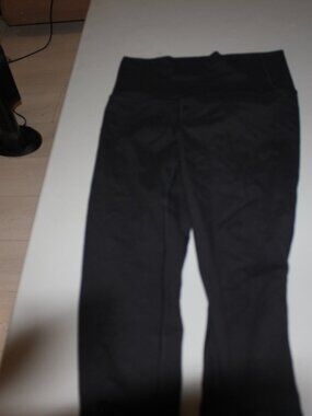Black Ivivva High Waist Capris Size 12